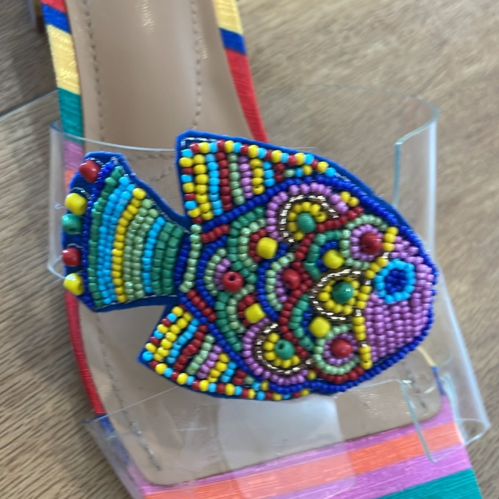 J. Renee colorful sandals with gold heel & beaded fish on clear vinyl strap 10 - Picture 4 of 6